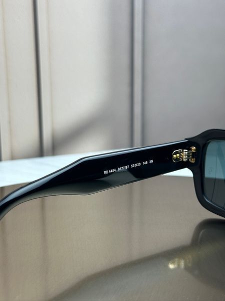 Сонцезахисні окуляри Ray-Ban RB4454 чорні сіро-блакитна лінза прямокутні унісекс