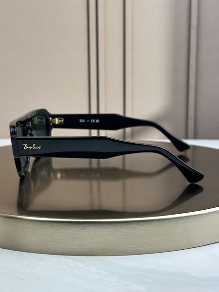 Сонцезахисні окуляри Ray-Ban RB4454 чорні сіро-блакитна лінза прямокутні унісекс