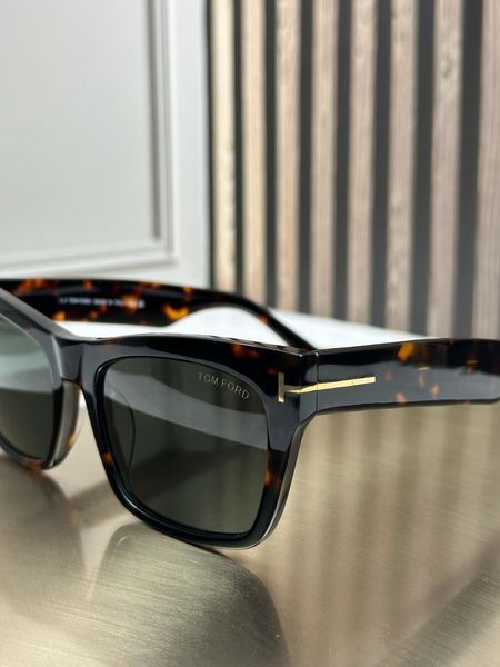 Сонцезахисні окуляри Tom Ford FT1085 Mikel гавана квадратні черепахові, зелена лінза, унісекс, оригінал TMF93499 фото