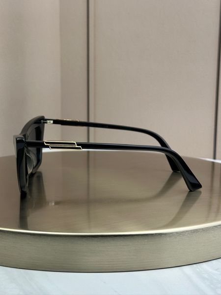 Сонцезахисні окуляри Bottega Veneta BV1446S чорні котяче око гострі кути жіночі