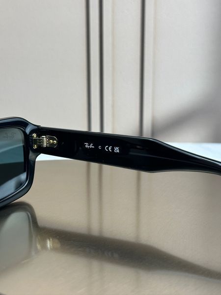Солнцезащитные очки Ray-Ban RB4454 черные, серо-голубая линза, прямоугольные массивные, унисекс