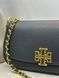 Жіноча сумка Tory Burch Britten чорна &mdash; шкіряна сумка-багет крос-боді з золотим ланцюжком &mdash; фото 2