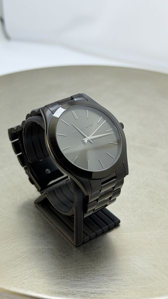 Часы Michael Kors Oversized Slim Runway MK8507 черный, для женщин, для мужчин
