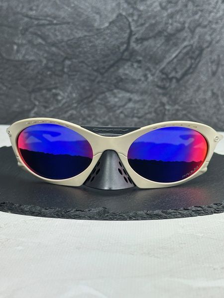 Солнцезащитные очки Oakley Plantaris бежевые овальные с линзой Prizm Road, зеркальные, спортивные, мужские