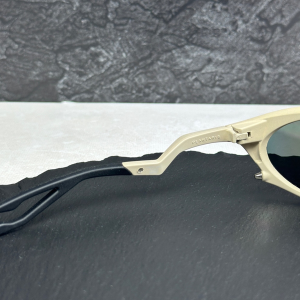 Сонцезахисні окуляри Oakley Plantaris OO9437 Matte Sand/Prizm Road