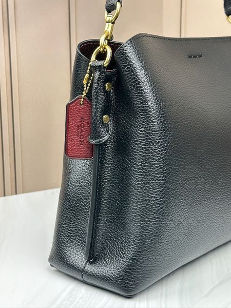 Містка жіноча шкіряна сумка Coach Lori Hobo чорна