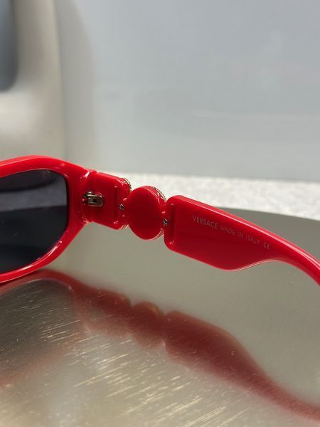 Сонцезахисні окуляри Versace VE4361 5217/87 Medusa Biggie червоні сіра лінза унісекс