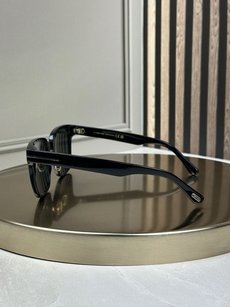 Сонцезахисні окуляри Tom Ford FT1238 чорні квадратні вайфарер унісекс