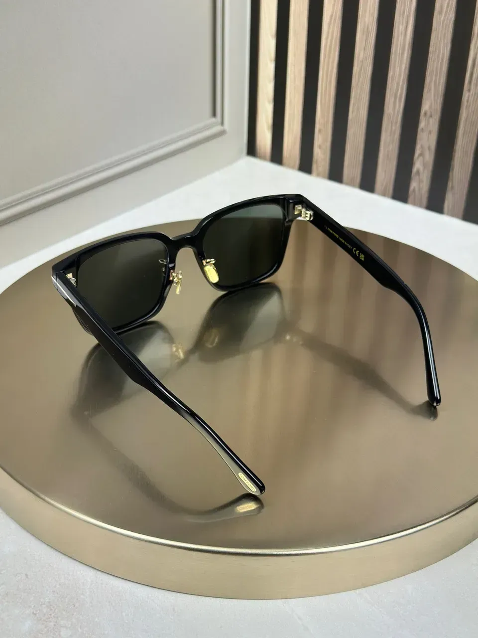 Оригінальні Tom Ford FT1238 ззаду: петлі й дужки