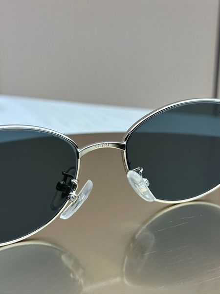 Сонцезахисні окуляри Ray-Ban RB3774D срібло сіро-зелена лінза овальні унісекс
