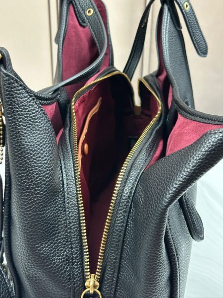 Містка жіноча шкіряна сумка Coach Willow Shoulder Bag з двома ремінцями Чорна