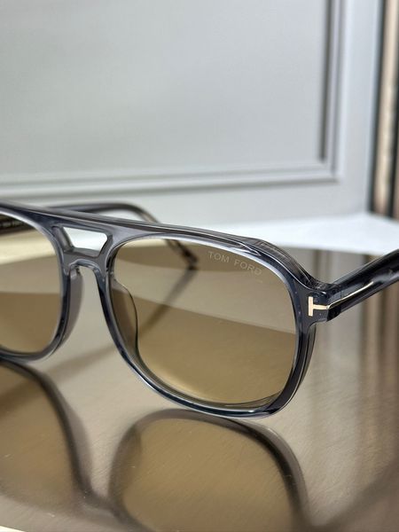 Сонцезахисні окуляри Tom Ford FT1022 сірі прозорі авіатор коричнева лінза унісекс