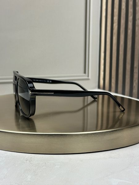 Сонцезахисні окуляри Tom Ford FT1022 чорні авіатор темно-синя лінза унісекс