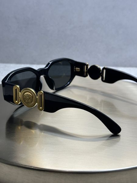Сонцезахисні окуляри Versace VE4361 401/87 Medusa Biggie чорні сіра лінза унісекс