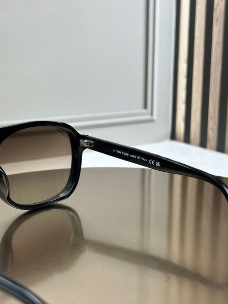 Солнцезащитные очки Tom Ford FT1022 Rosco черные авиатор, коричневая градиент-линза, двойной мист, унисекс