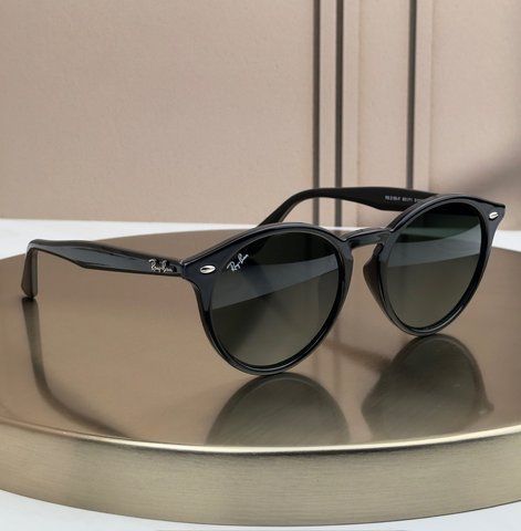 Солнцезащитные очки Ray-Ban RB2180 черные, зеленая линза G15, круглые, унисекс