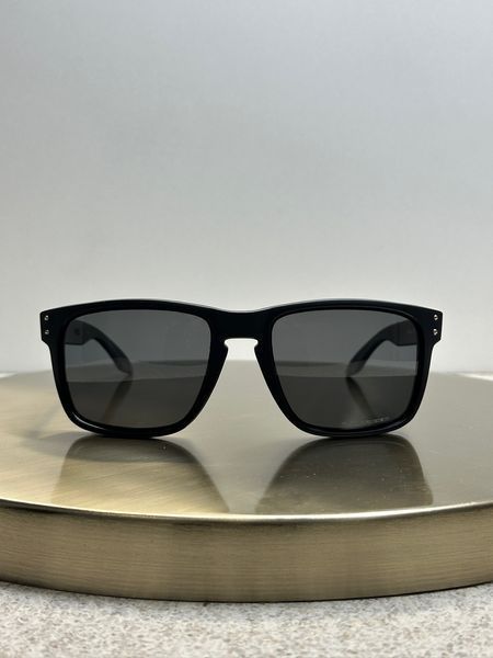 Сонцезахисні окуляри Oakley Holbrook OO9102-F5 матові чорні лінза Prizm Grey чоловічі