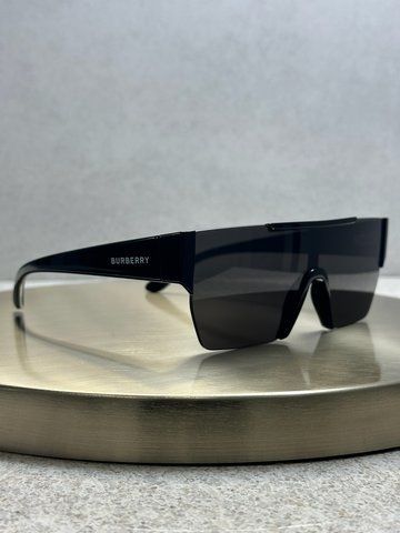 Солнцезащитные очки Burberry BE4291 346487 Matte Black/Grey