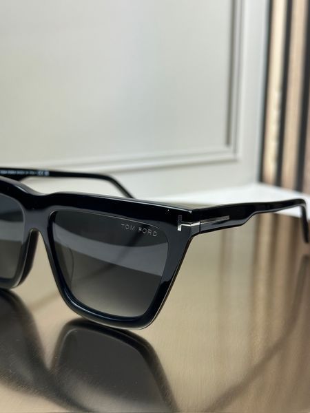 Сонцезахисні окуляри Tom Ford FT1110 чорні квадратні геометричні унісекс