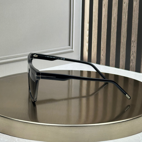 Сонцезахисні окуляри Tom Ford Eden FT1110 Black/Grey Gradient