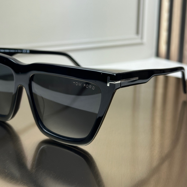 Сонцезахисні окуляри Tom Ford Eden FT1110 Black/Grey Gradient