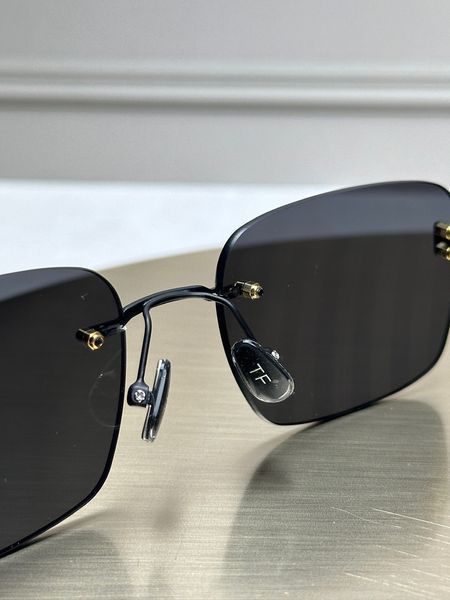 Сонцезахисні окуляри Tom Ford FT1354 чорні безоправні прямокутні унісекс