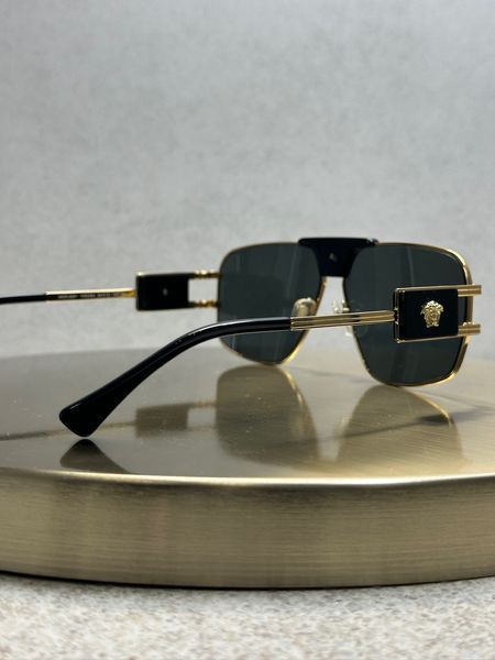 Солнцезащитные очки Versace VE2251 100287 Gold Black/Grey