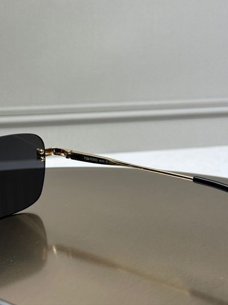 Сонцезахисні окуляри Tom Ford FT1354 золоті безоправні прямокутні унісекс