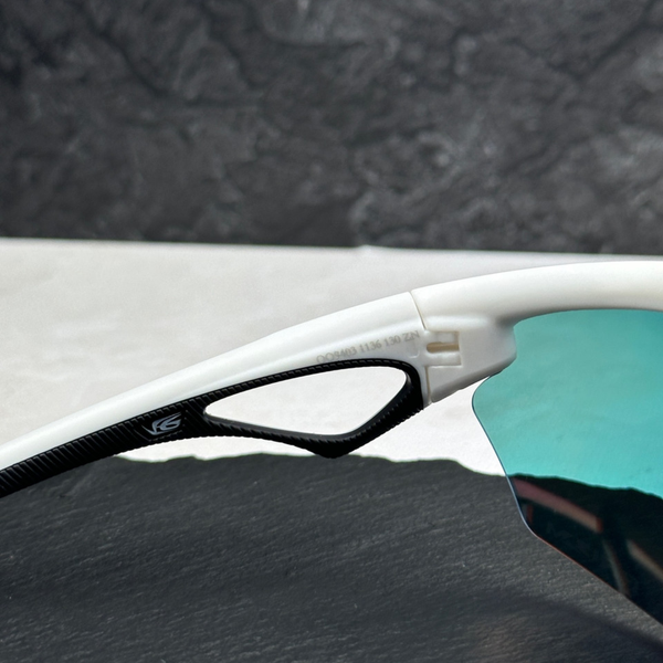 Солнцезащитные очки Oakley Sphaera OO9403 Matte White/Prizm Ruby