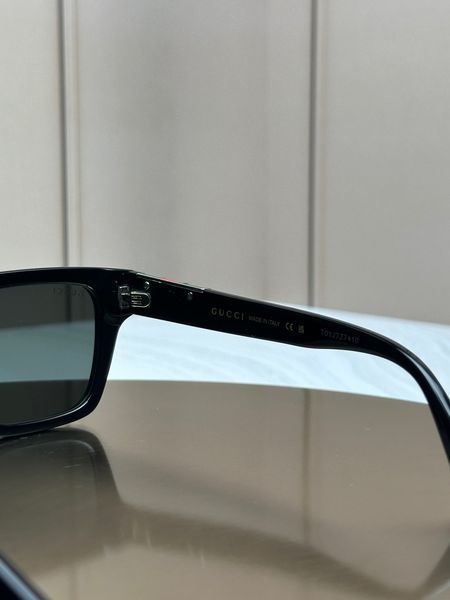 Сонцезахисні окуляри Gucci GG1862S чорні прямокутні Web темна лінза унісекс