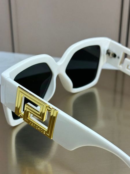 Сонцезахисні окуляри Versace 4402 білі квадратні oversize Greca жіночі