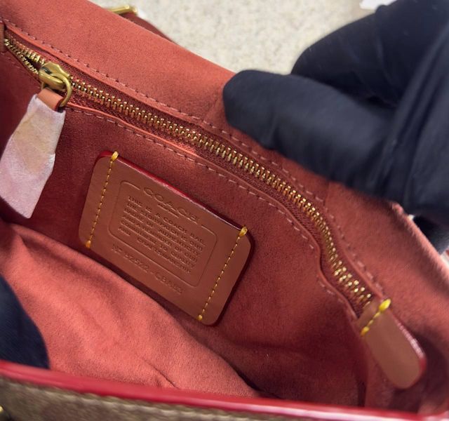 Жіноча сумка Coach Jet Shoulder Bag In Signature Canvas Tan Caramel