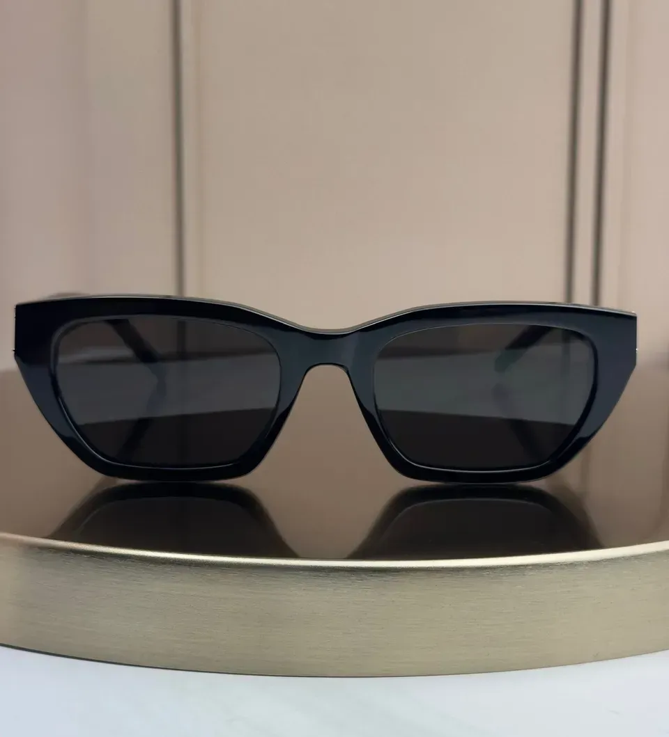 Оригинальные Saint Laurent SL M127 спереди
