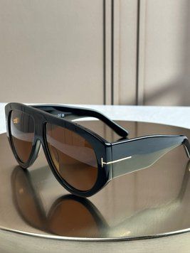 Сонцезахисні окуляри Tom Ford FT1044 чорні оверсайз авіатор бурштинова лінза унісекс