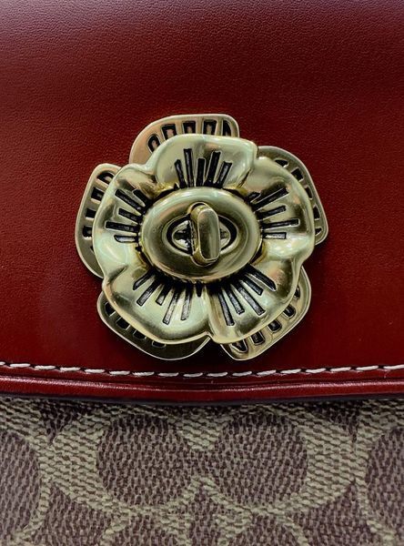 Женская кожаная сумка COACH Camellia Parker 30585 на цепочке коричневая