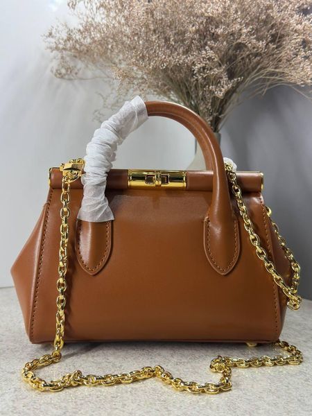 Жіноча шкіряна сумка DOLCE & GABBANA Marlene коричнева Force102 фото