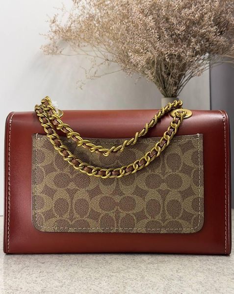Женская кожаная сумка COACH Camellia Parker 30585 на цепочке коричневая