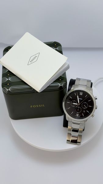 Годинник чоловічий Fossil Neutra FS5384 сріблястий , стальний ремінець , чорний циферблат