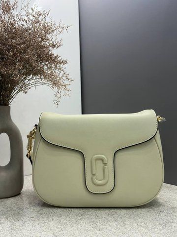 Женская кожаная сумка кроссбоди MARC JACOBS Covered J Marc Large Saddle бежевая