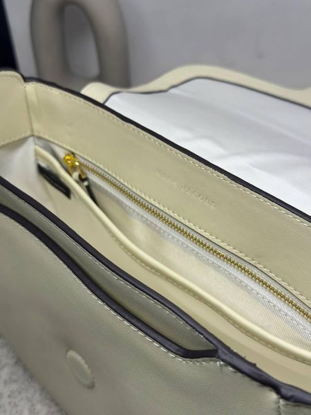 Жіноча шкіряна сумка кросбоді MARC JACOBS Covered J Marc Large Saddle бежева