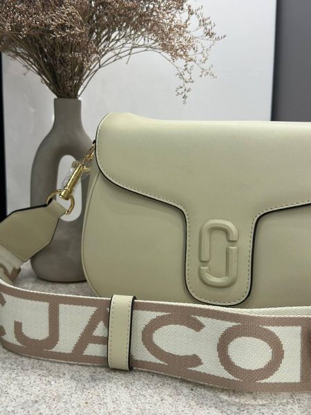 Жіноча шкіряна сумка кросбоді MARC JACOBS Covered J Marc Large Saddle бежева
