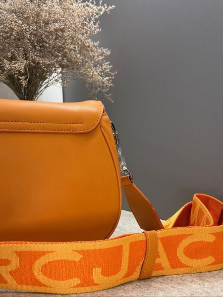 Жіноча шкіряна сумка кросбоді MARC JACOBS Covered J Marc Large Saddle помаранчева