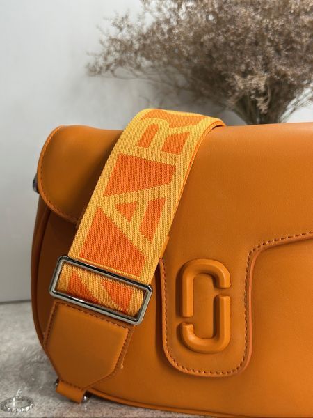 Жіноча шкіряна сумка кросбоді MARC JACOBS Covered J Marc Large Saddle помаранчева