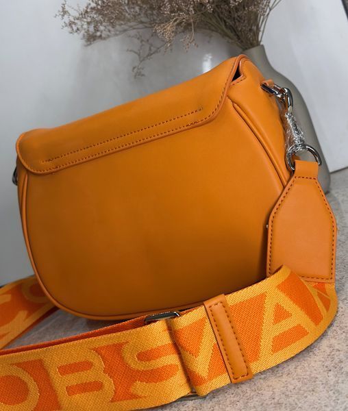 Жіноча шкіряна сумка кросбоді MARC JACOBS Covered J Marc Large Saddle помаранчева