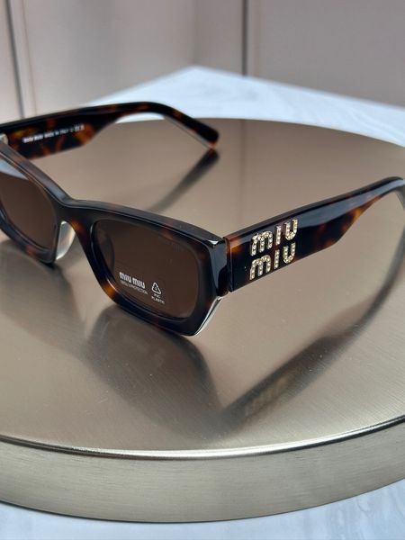 Сонцезахисні окуляри Miu Miu SMU 09WS черепахові прямокутні ацетат жіночі
