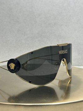 Сонцезахисні окуляри Versace VE2268 Gold/Dark Grey Shield Force125 фото