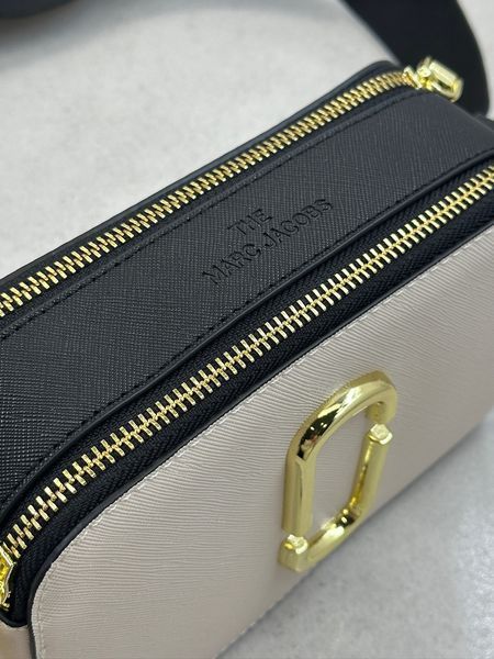 Женская сумка MARC JACOBS Snapshot через плечо белая