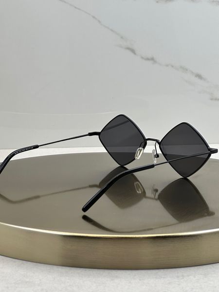 Сонцезахисні окуляри Saint Laurent SL 302 Lisa чорні ромбоподібні металеві унісекс