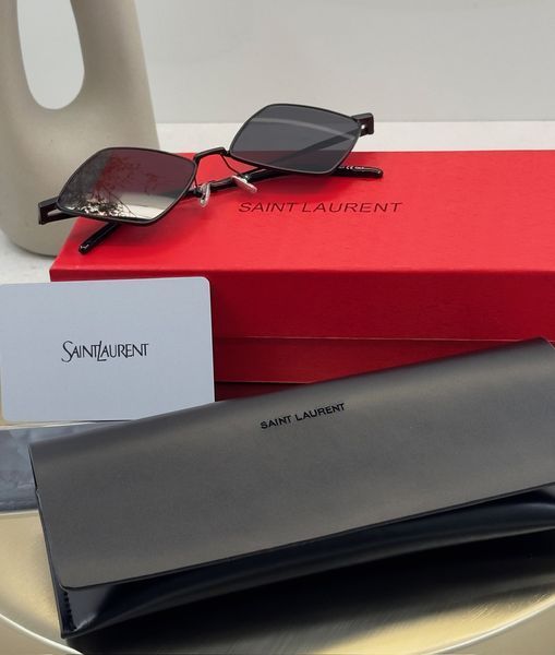 Сонцезахисні окуляри Saint Laurent SL 302 Lisa чорні ромбоподібні металеві унісекс