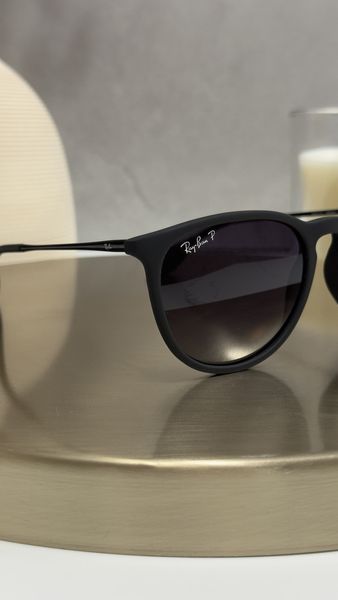 Сонцезахисні окуляри Ray-Ban Erika RB4171 чорні сіра лінза поляризовані жіночі